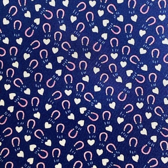 Salvatore Ferragamo Magnets & Hearts 100% Silk Tie - Picture 6 of 12